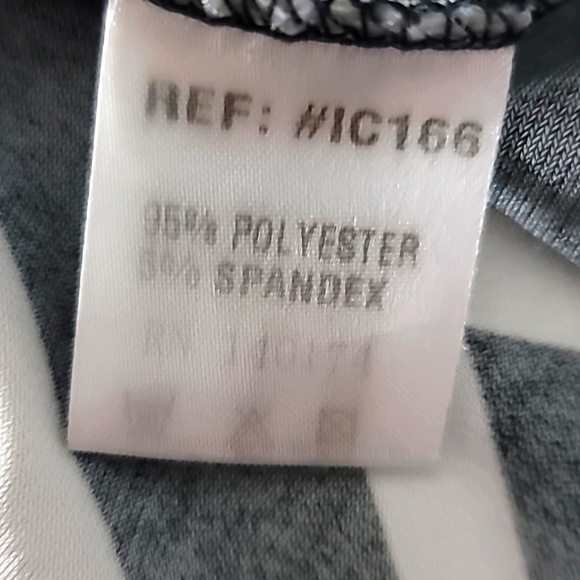 Ice Silk Turtleneck Tunic Blk/ White Chevron Large (Price Firm) - Picture 6 of 6